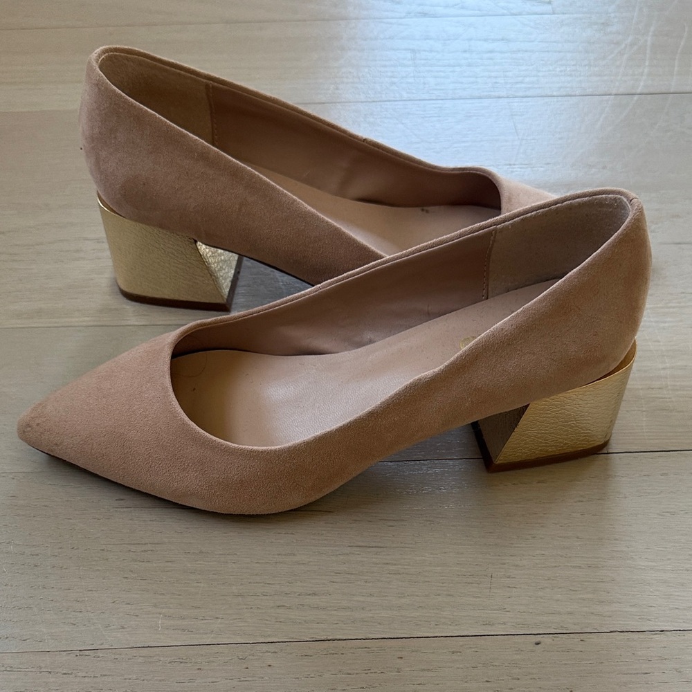 Chic Blush Pink Pumps with Gold Block Heel